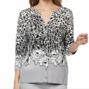 Cyrus Black & White Abstract Flower  Button Up V-Neck 3/4 Sleeve Cardigan 1X